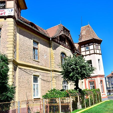 White House & Jacuzzi Appartement Sibiu Buitenkant foto